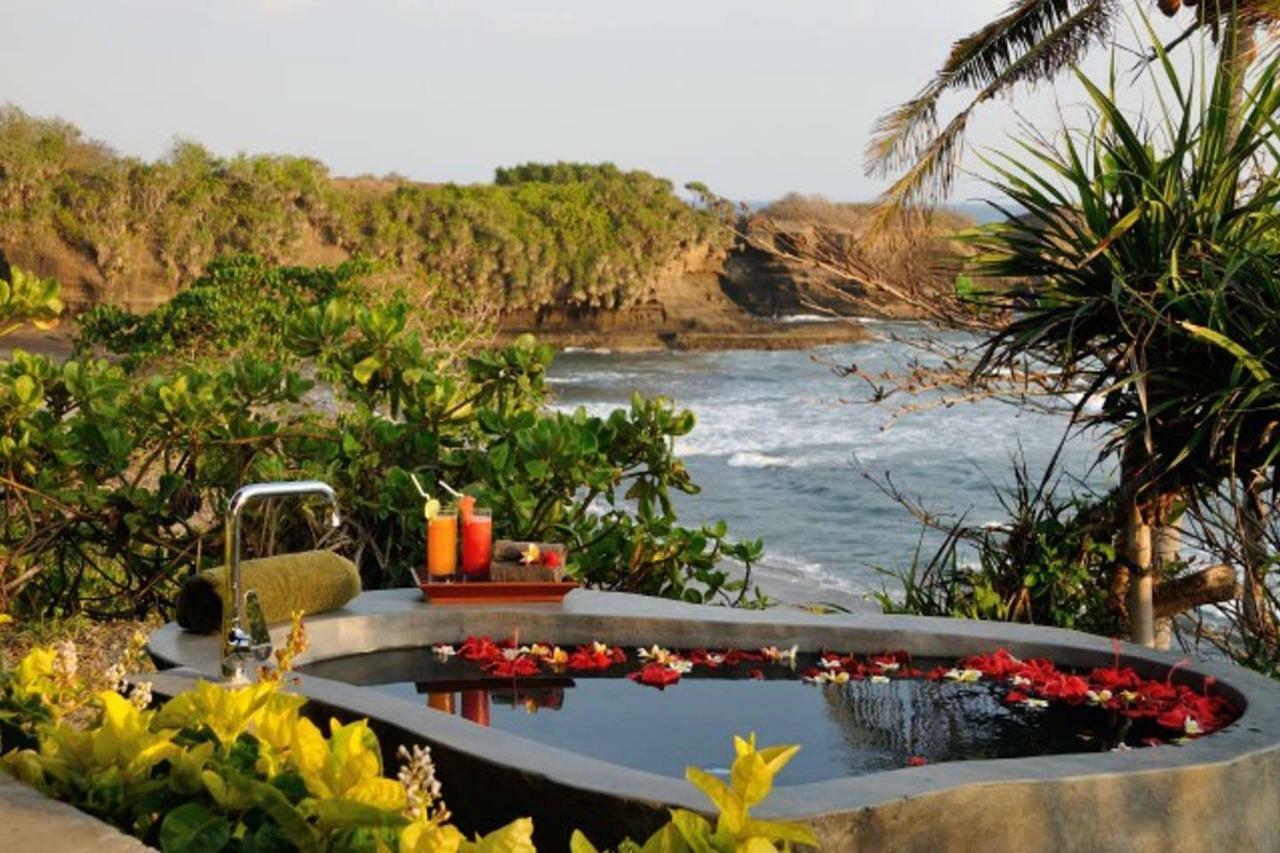 Bulung Daya Beach Villa Retreat Antasari Екстериор снимка